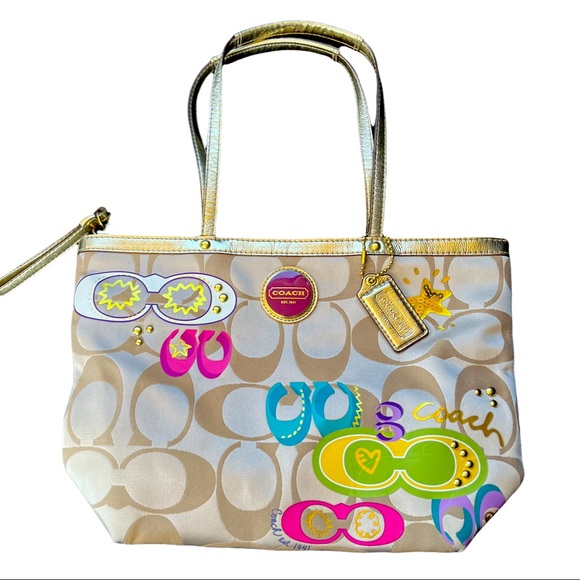 This a Coach purse that is in good used - Picture 1 of 1